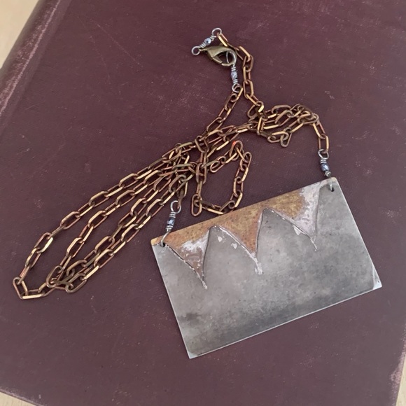 Mountain range necklace - Picture 4 of 6